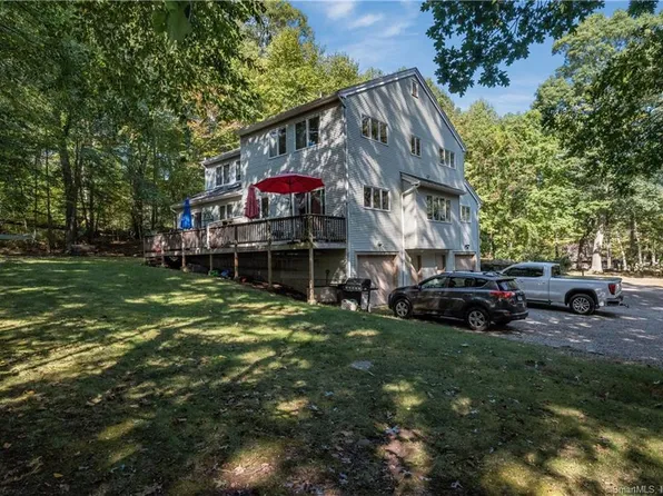 4 Walnut Hill Road, Clinton, CT 06413