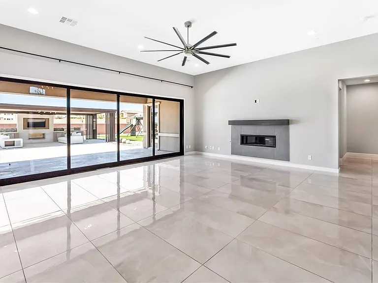 8477 Wolf Mountain Ct — Photo 4