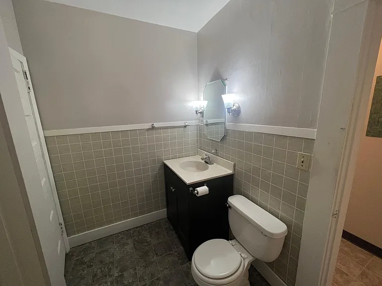 927 S Spring Ave #4 — Photo 6