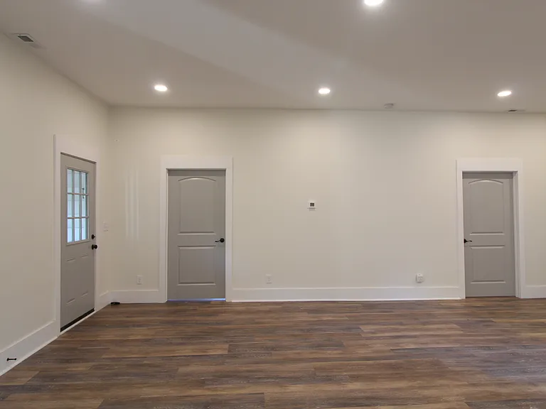 518 Cambridge St — Photo 3