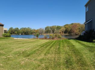 2227 Riverside Pointe Dr #11, Saint Joseph, MI 49085