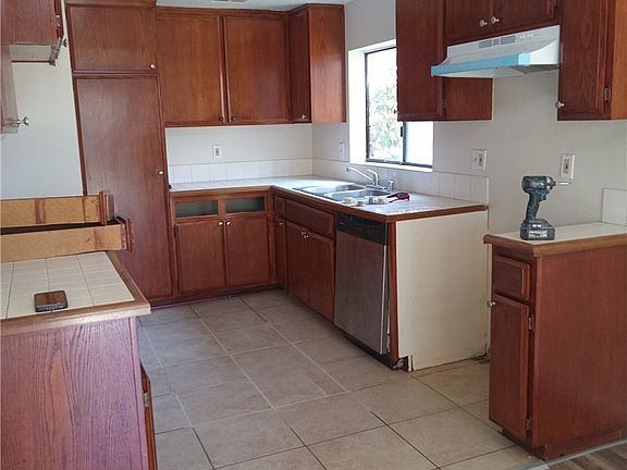 2nd image of 134 Racquet Club Dr