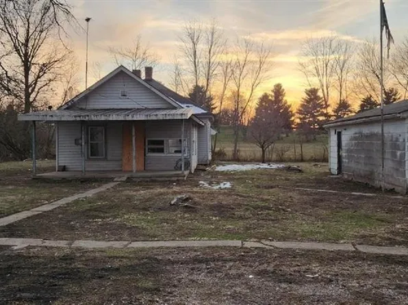 11645 E 1st St, Bicknell, IN 47512