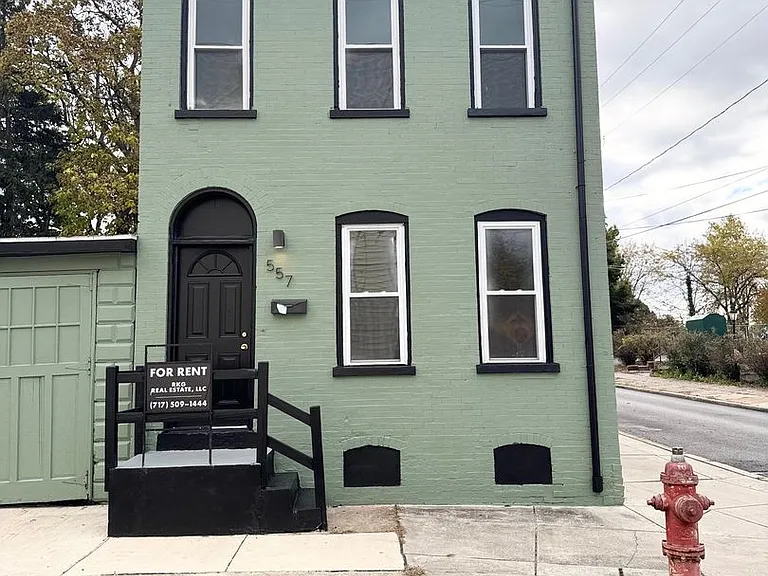509 E Strawberry St — Photo 1