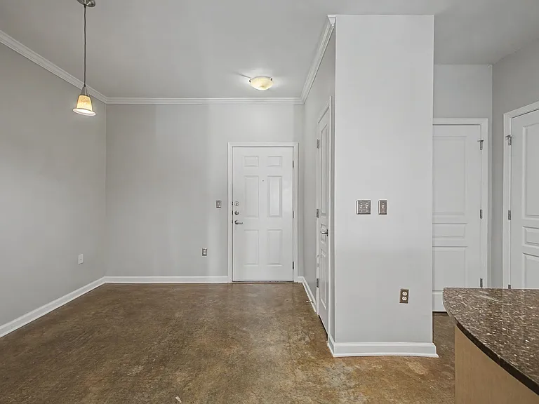 1803 Broadway — Photo 11