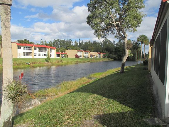 5th image of 435 Lake Helen Drive