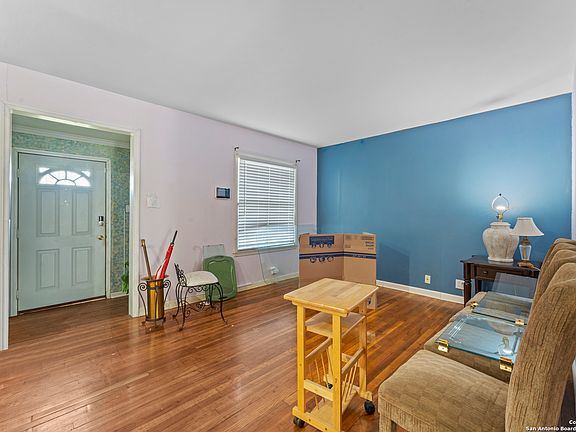 4th image of 4426 Lark Ave