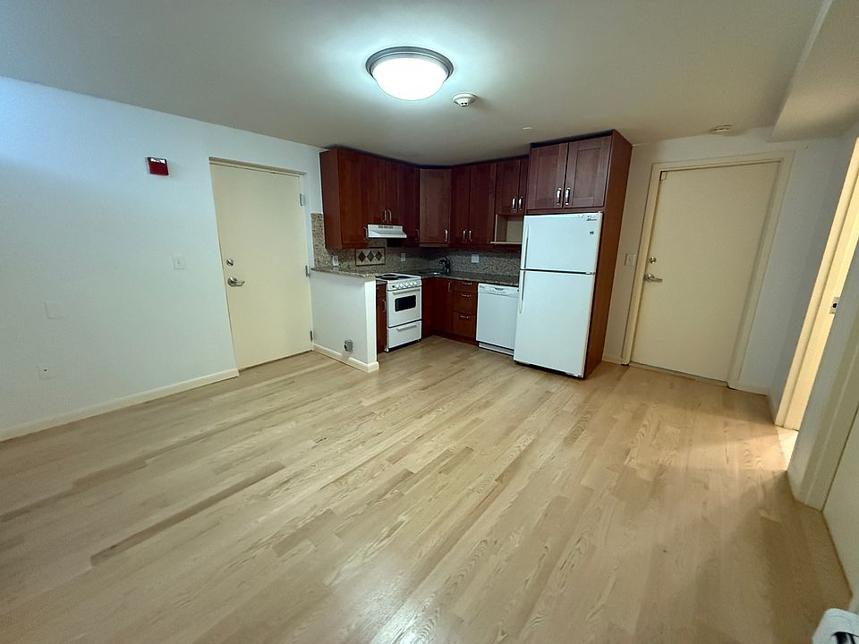 1st image of 33 Peterborough St #29A