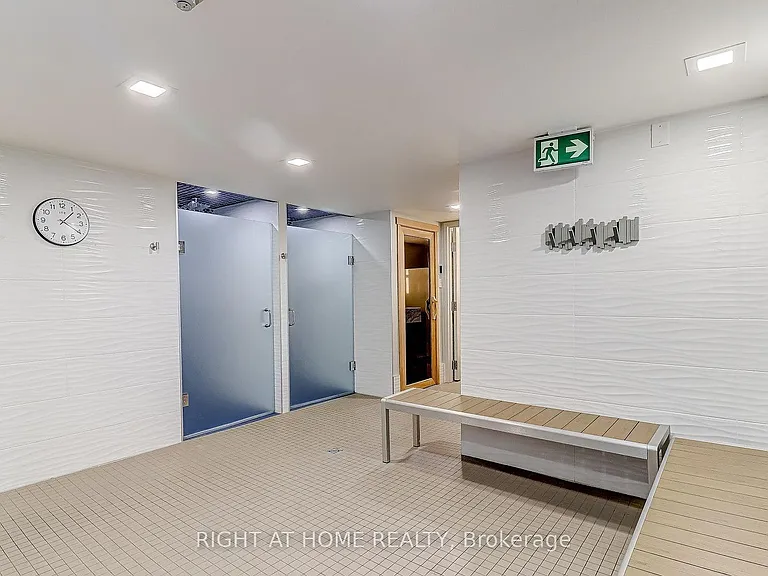 360 Bloor St E #411 — Photo 27