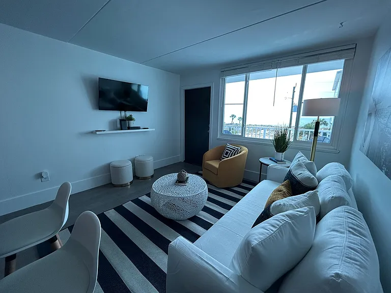 Mar-A-Sol Waterfront Residences — Photo 36