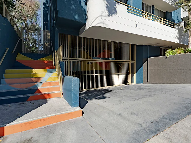 Sierra Fountain Apartments — Photo 11