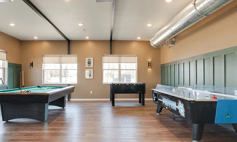 Pinehurst Apartments — Photo 10