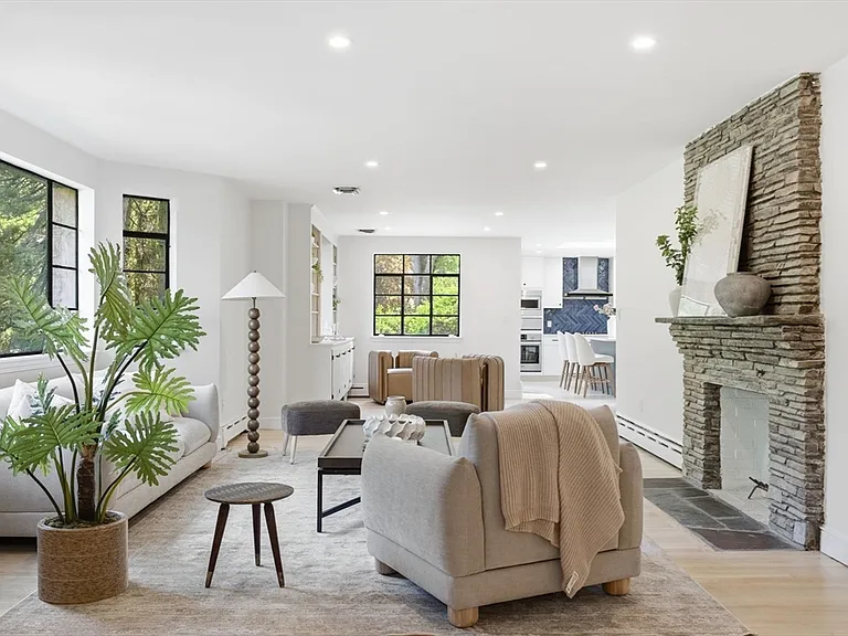 180 Eliot St — Photo 4
