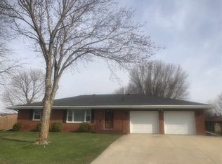 124 E 11th St, Pecatonica, IL 61063