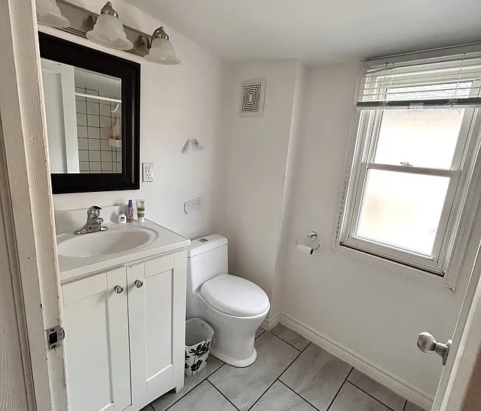 32 Broadway Ave — Photo 9