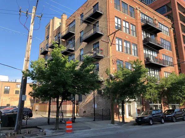 (undisclosed Address), Chicago, IL 60607