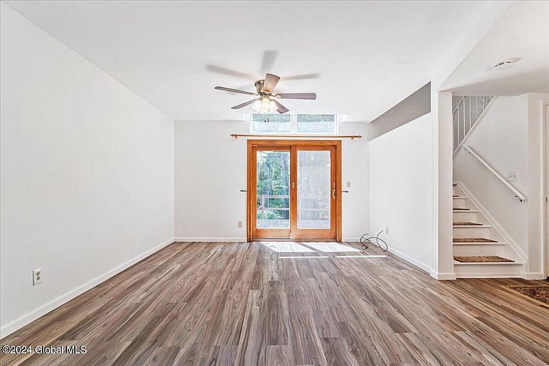 5th image of 228 Thimbleberry Road