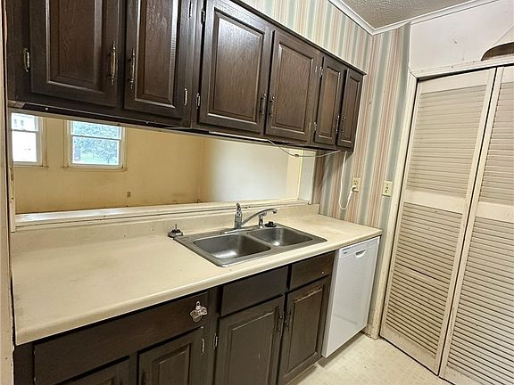 20th image of 2551 Royal County Down APT D