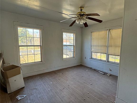 3rd image of 1207 South Dr