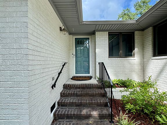 3rd image of 303 Long Leaf Dr