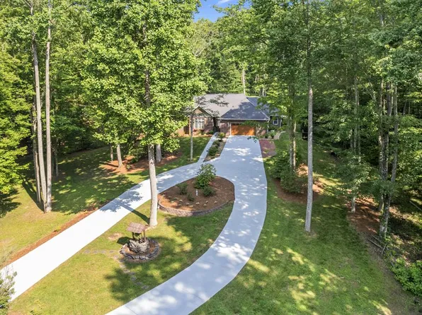 23677 Archery Range Rd, Bristol, VA 24202