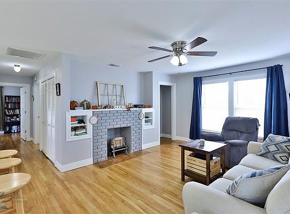 5th image of 626 E North 15th St