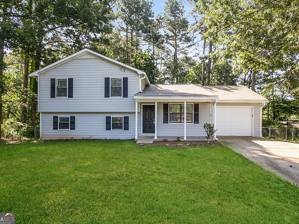 1st image of 684 Lookout Ct