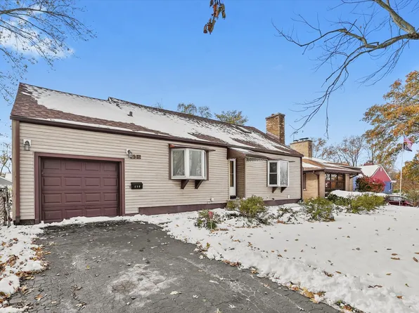 686 2nd St, Crete, IL 60417