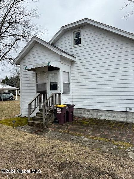 4th image of 27 Elmhurst Avenue