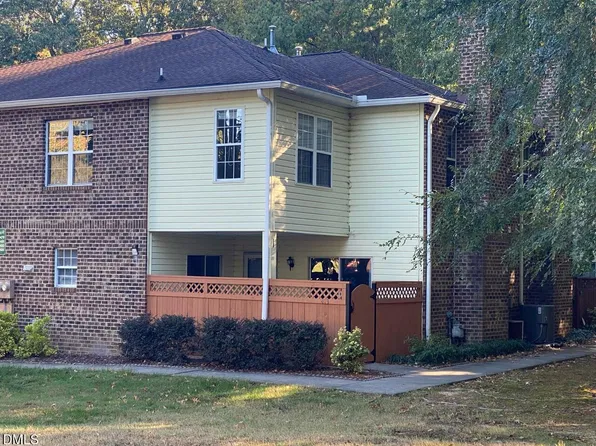 473 Summerwalk Cir, Chapel Hill, NC 27517