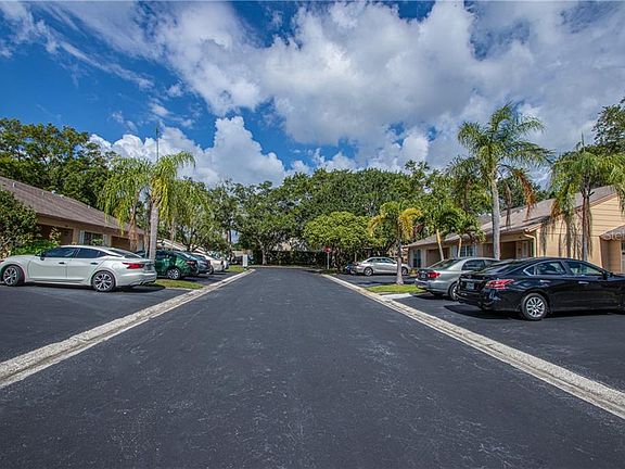 5th image of 365 Estero Ct