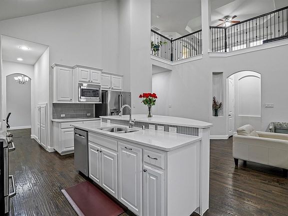 4th image of 5936 Lightfoot Ln