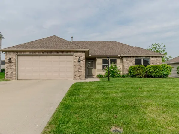 807 N Carlyle St, Columbia City, IN 46725