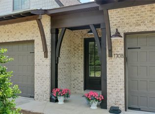 1708 W Farmville Rd, Auburn, AL 36830