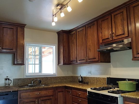 3rd image of 8101 Norwich Ave