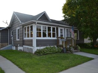 1203 Academy St, Elroy, WI 53929