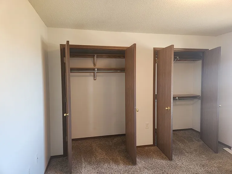 Eastern Hills Apartments — Photo 13