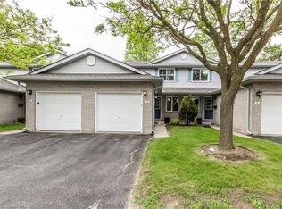425 Kingscourt Dr #4, Waterloo, ON N2K3R4