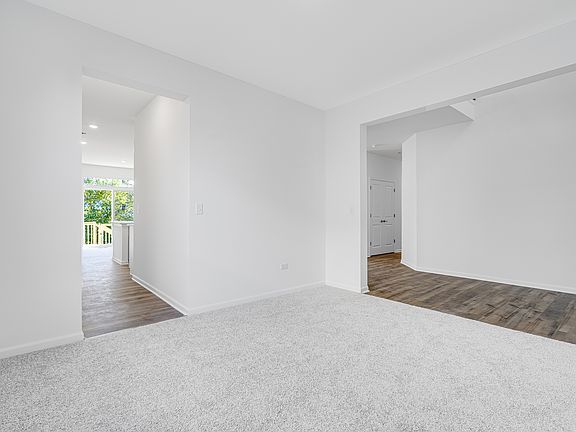 5th image of 589 Wexford Dr