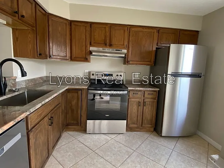 17407 Ellie Dr — Photo 6