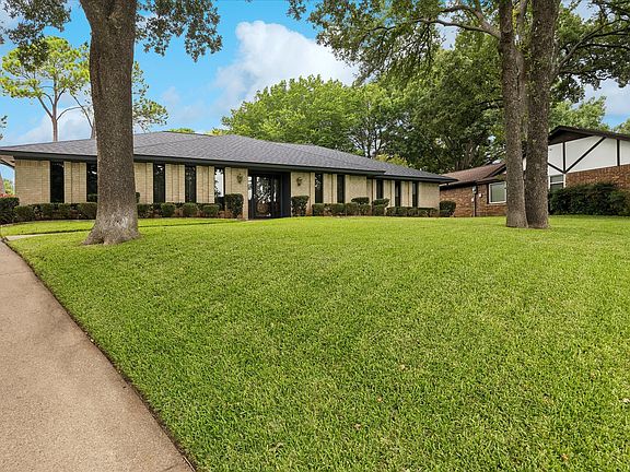 2nd image of 66 Lincolnshire Cir