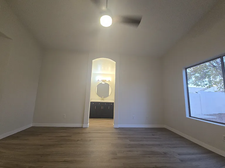 1736 E Palomino Dr — Photo 13