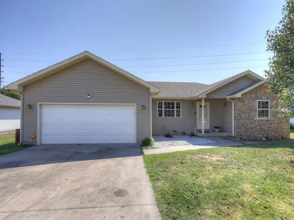 1610 Sophia Street, Carthage, MO 64836