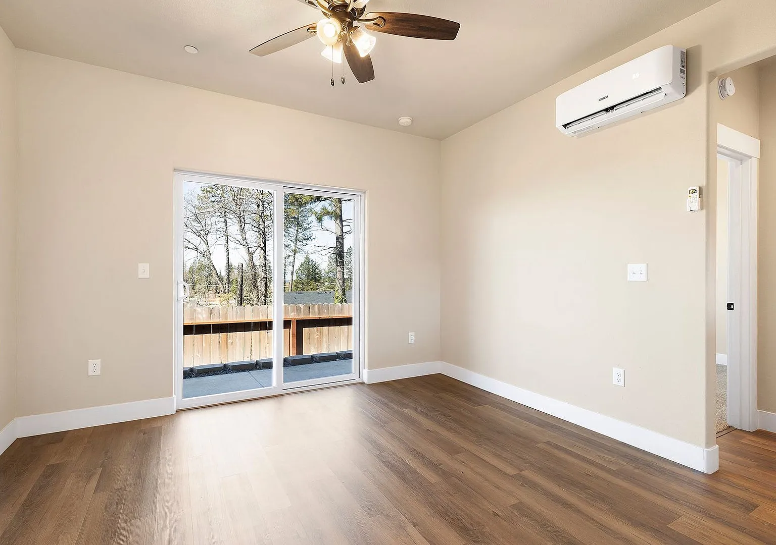 Oak Way Duplexes — Photo 3