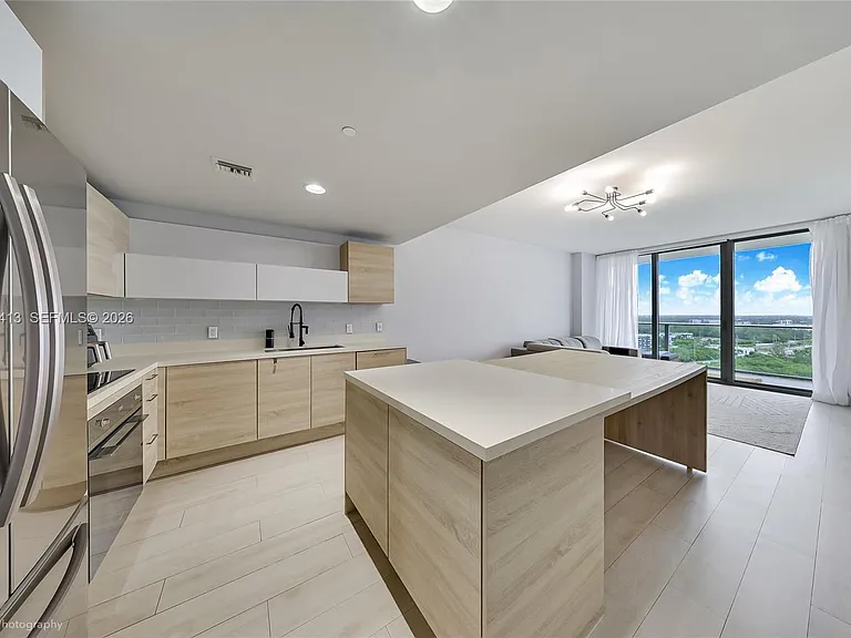 16385 Biscayne Blvd #2205 — Photo 6