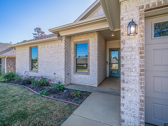 3rd image of 267 Oak Valley Dr
