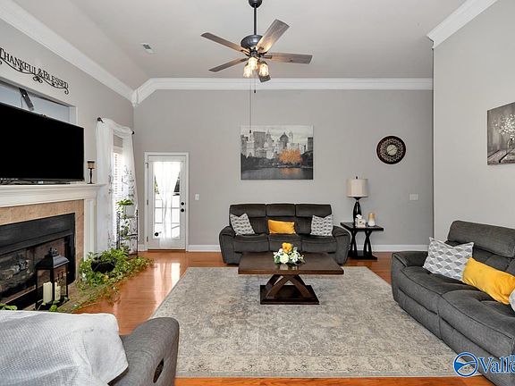 5th image of 172 Wes Ashley Dr
