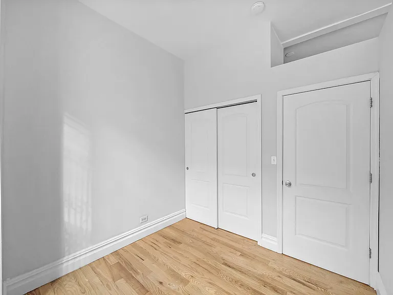 1688 York Ave #2A — Photo 7