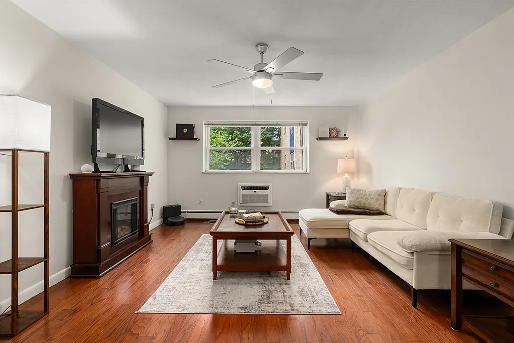 West Roxbury — Photo 4