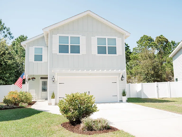 148 Stonegate Cir — Photo 1
